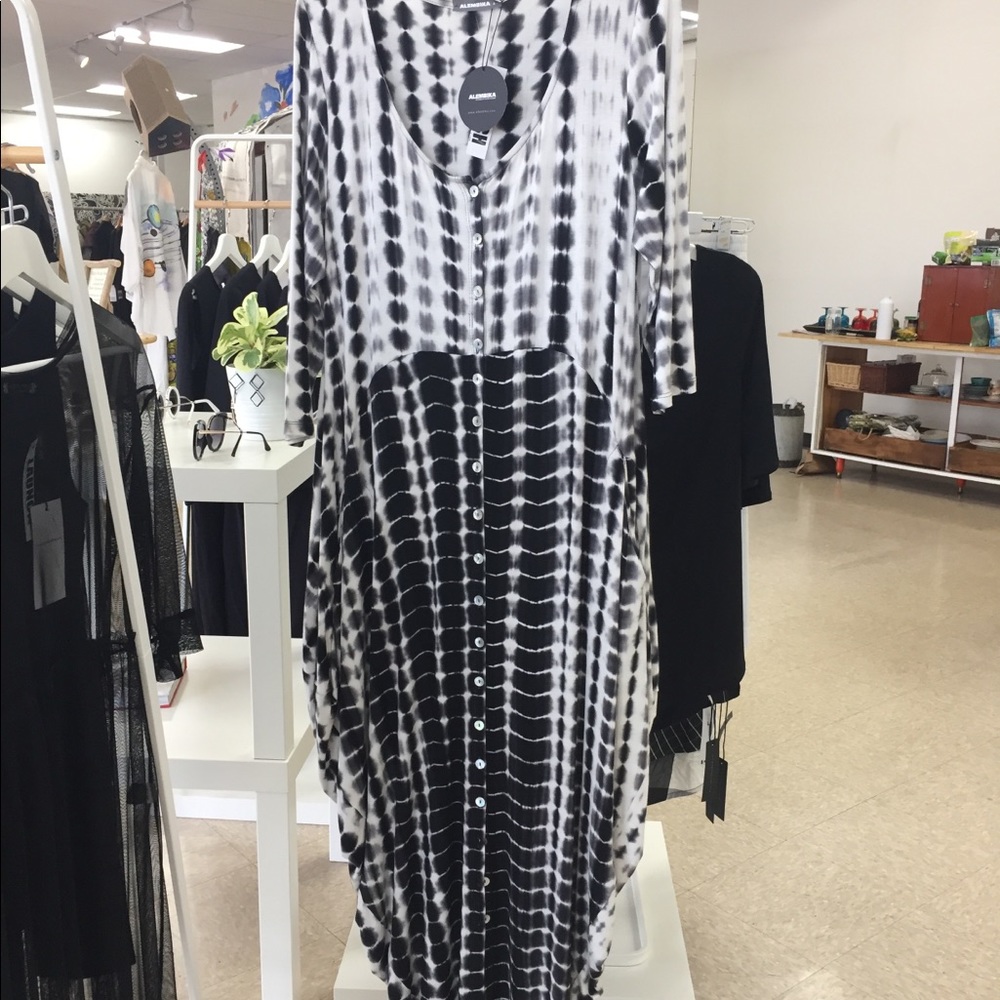 NWT Alembika Tie-dye Button-up Dress